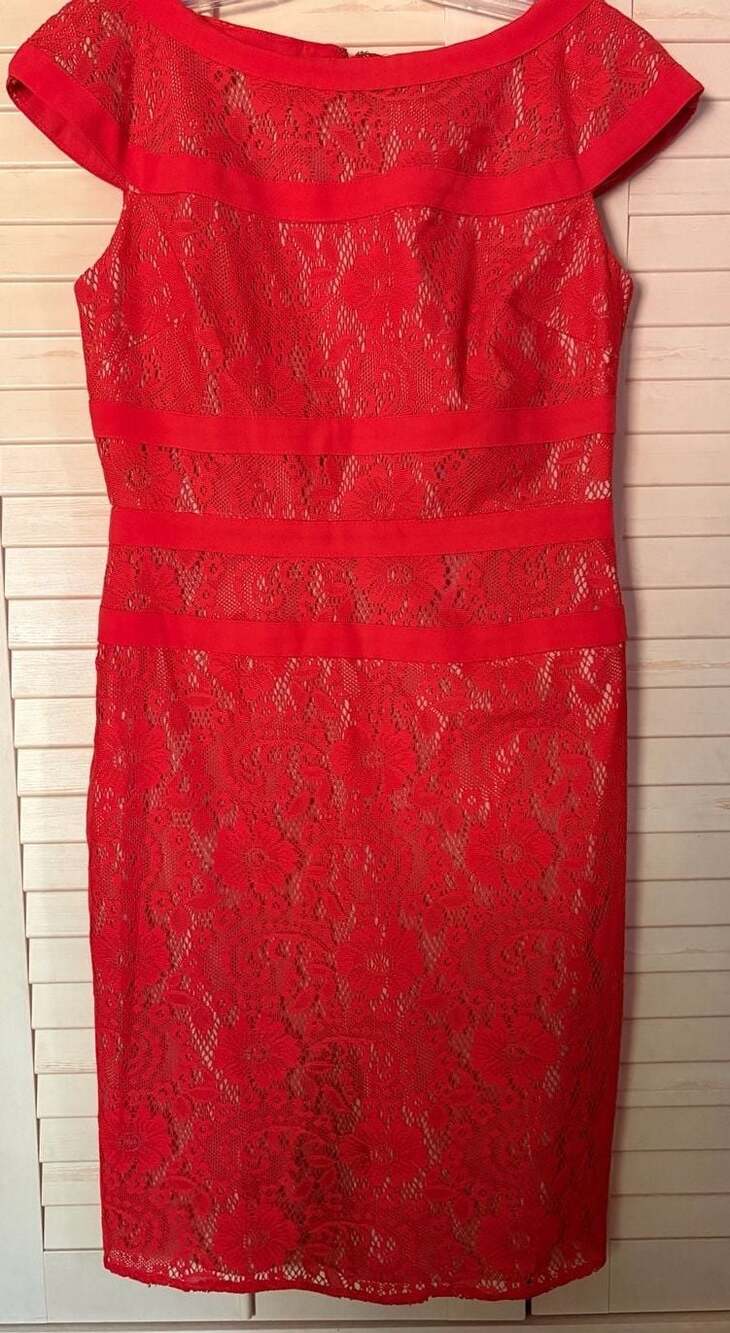 Adrianna Papell Red Lace Cap-Sleeve Sheath Cocktail Dress Like New